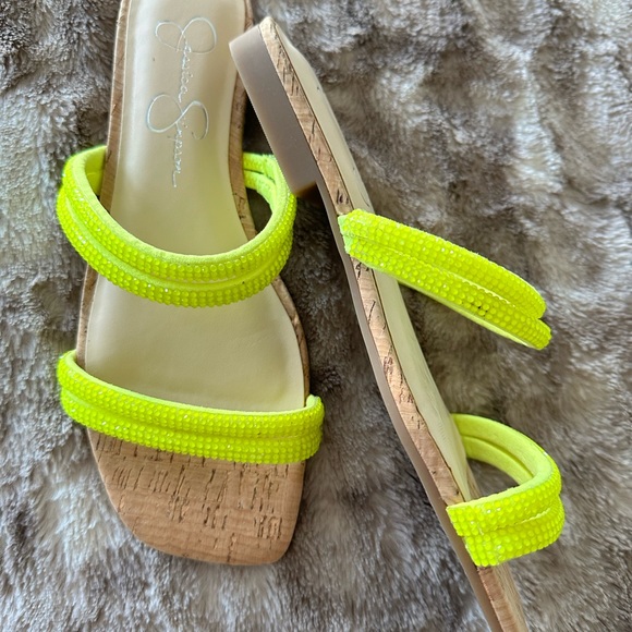 BNWT - Picture 2 of 3